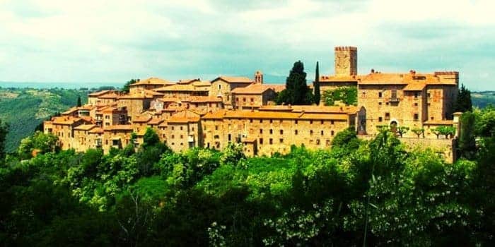 Umbria: Parrano, borgo di storia e tradizioni immerso nella natura